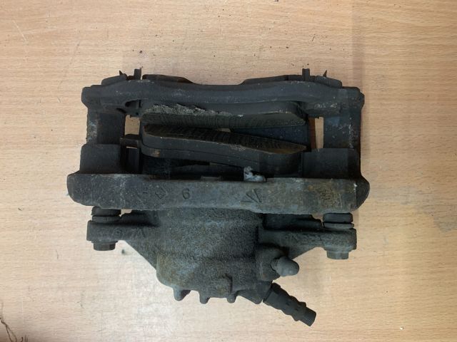 bontott PEUGEOT 208 Bal első Féknyereg Munkahengerrel