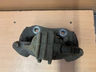 bontott PEUGEOT 208 Bal első Féknyereg Munkahengerrel