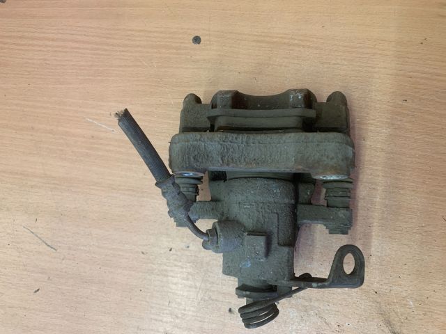 bontott PEUGEOT 208 Bal hátsó Féknyereg Munkahengerrel