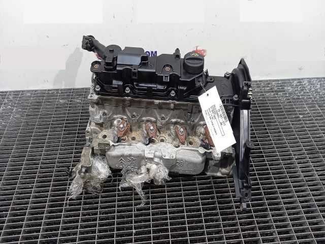 bontott PEUGEOT 208 Hengerfej