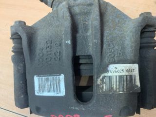 bontott PEUGEOT 208 Jobb első Féknyereg Munkahengerrel