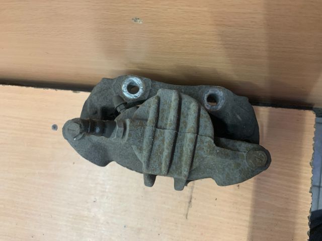 bontott PEUGEOT 208 Jobb első Féknyereg Munkahengerrel