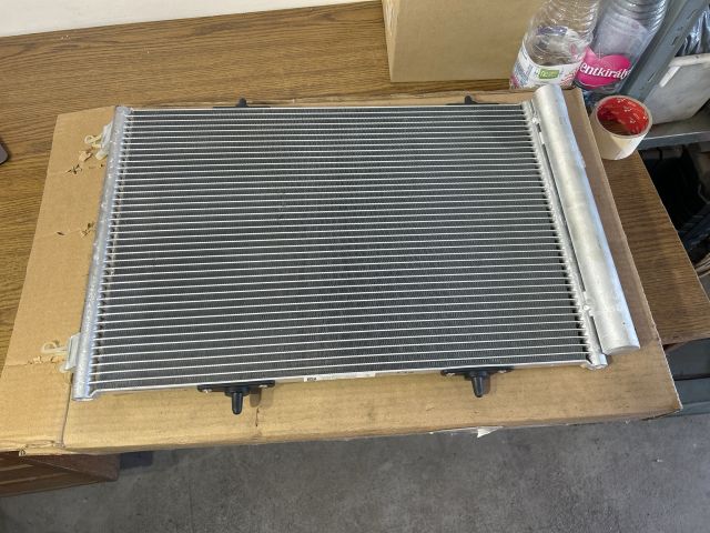 bontott PEUGEOT 208 Klímahűtő Radiátor