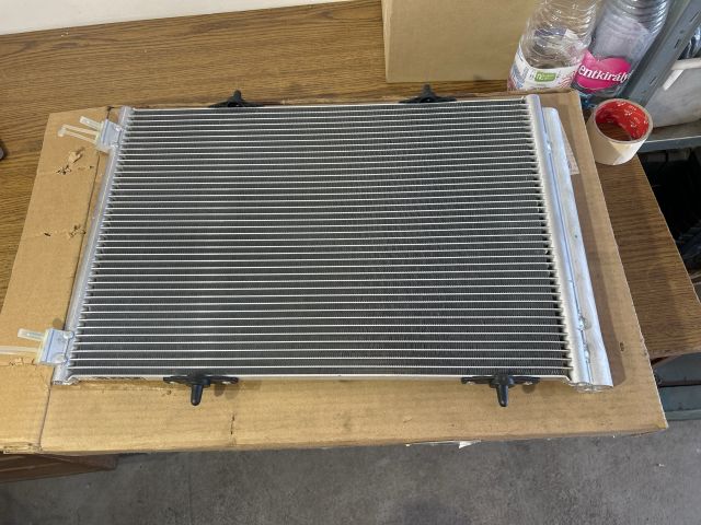 bontott PEUGEOT 208 Klímahűtő Radiátor