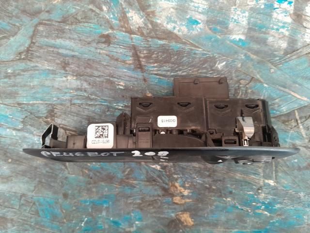 bontott PEUGEOT 208 Ablakemelő Kapcsoló Négyes / Kettes