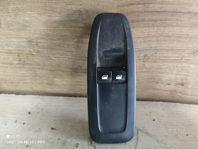 bontott PEUGEOT 208 Bal első Ablakemelő Kapcsoló