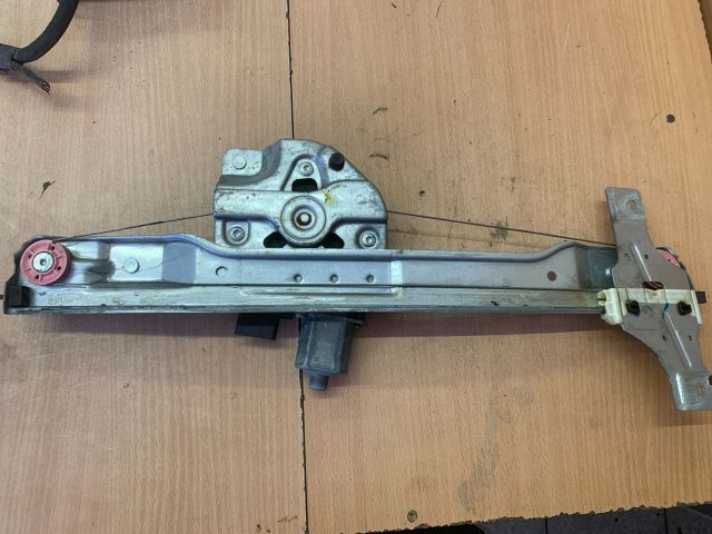 bontott PEUGEOT 208 Bal első Ablakemelő Motor