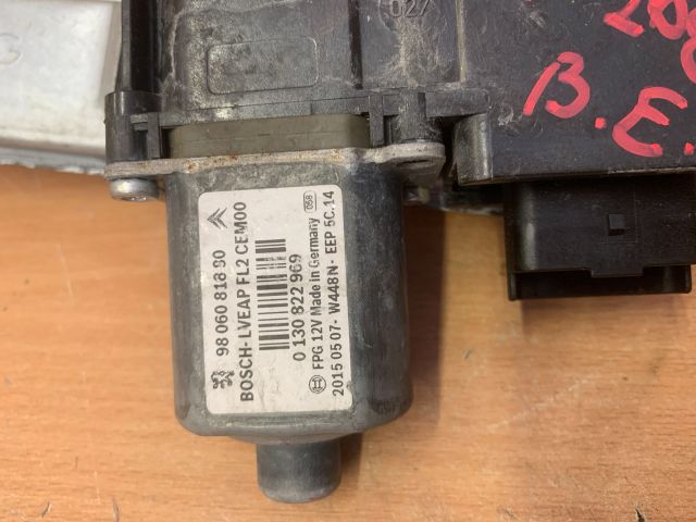 bontott PEUGEOT 208 Bal első Ablakemelő Motor