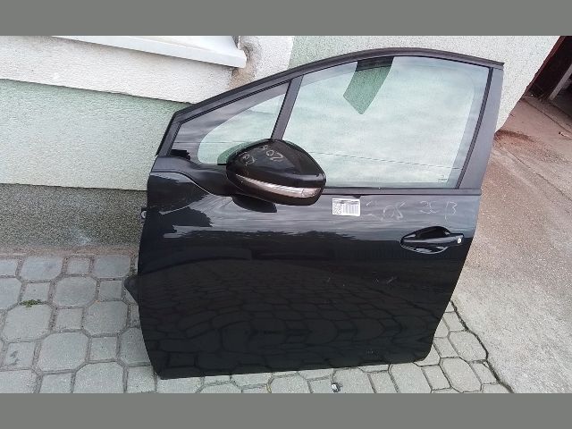 bontott PEUGEOT 208 Bal első Ajtó (Részeivel)