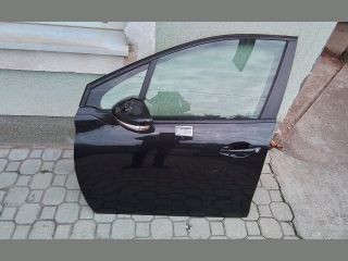 bontott PEUGEOT 208 Bal első Ajtó (Részeivel)