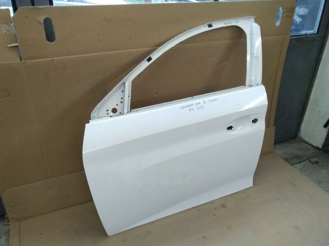 bontott PEUGEOT 208 Bal első Ajtó (Üres lemez)