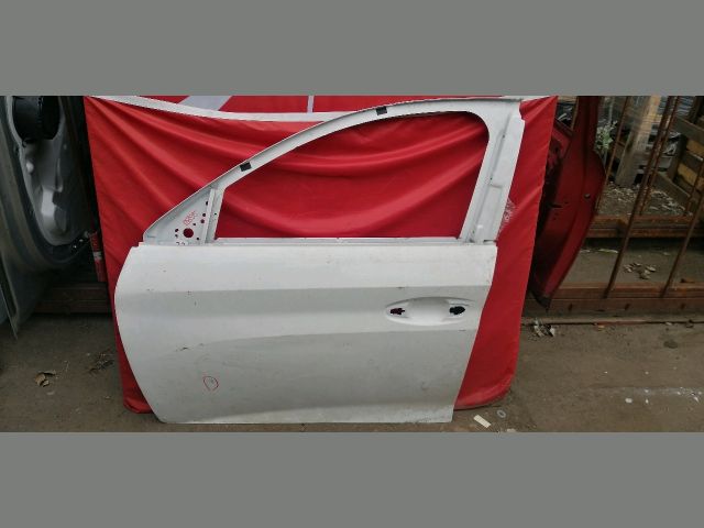 bontott PEUGEOT 208 Bal első Ajtó (Üres lemez)