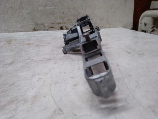 bontott PEUGEOT 208 Bal első Külső Kilincsfészek