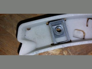 bontott PEUGEOT 208 Bal első Oldal Lökhárító Tartó (Műanyag)