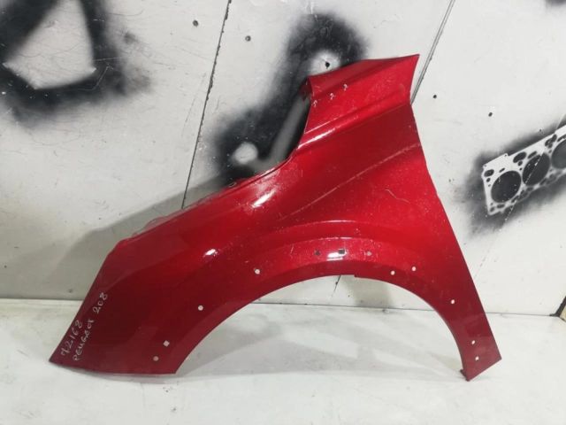 bontott PEUGEOT 208 Bal első Sárvédő