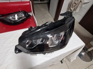 bontott PEUGEOT 208 Bal Fényszóró