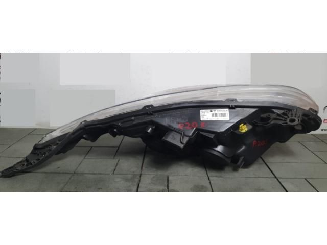 bontott PEUGEOT 208 Bal Fényszóró