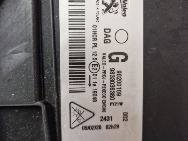 bontott PEUGEOT 208 Bal Fényszóró