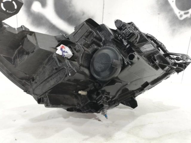 bontott PEUGEOT 208 Bal Fényszóró