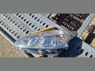 bontott PEUGEOT 208 Bal Fényszóró