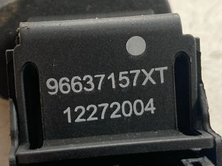 bontott PEUGEOT 208 Bal Multikormány Kapcsoló