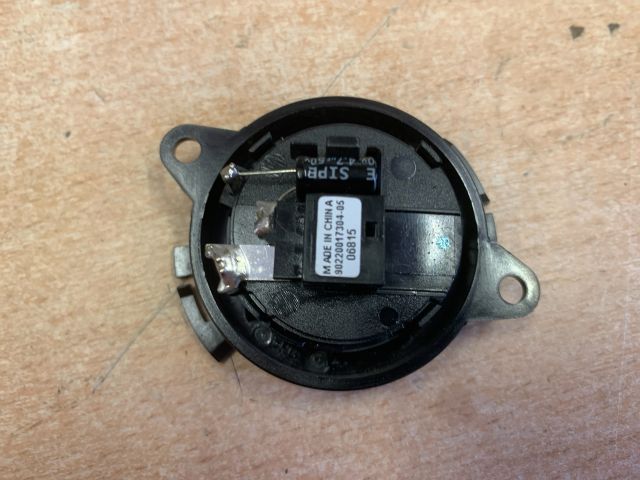 bontott PEUGEOT 208 Bal Műszerfal Hangszóró