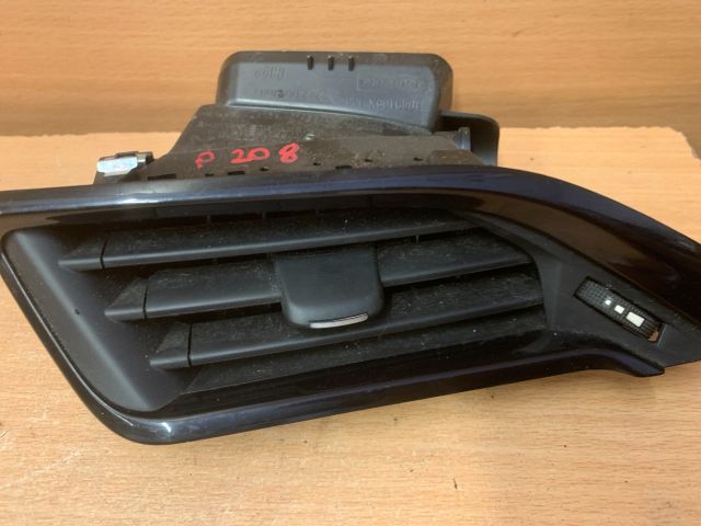 bontott PEUGEOT 208 Bal Szellőző