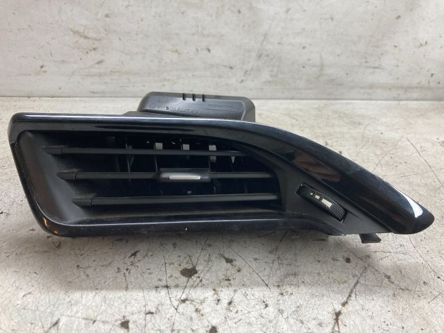 bontott PEUGEOT 208 Bal Szellőző