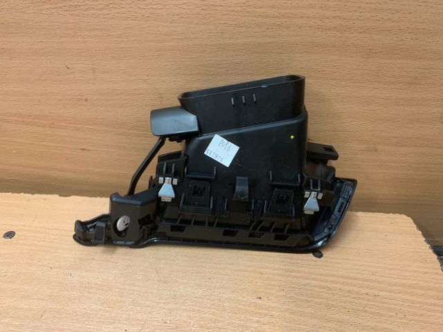 bontott PEUGEOT 208 Bal Szellőző