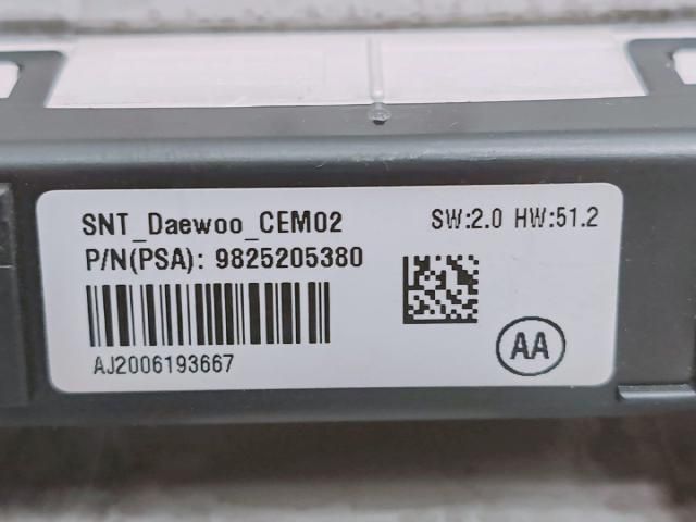 bontott PEUGEOT 208 Beltér Világítás Első