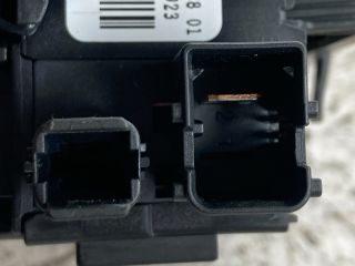 bontott PEUGEOT 208 Biztosítéktábla Doboz