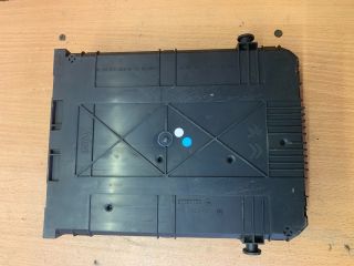 bontott PEUGEOT 208 Biztosítéktábla Utastér