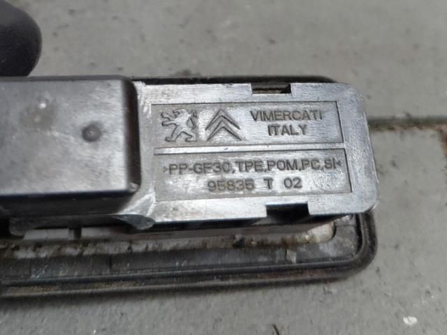 bontott PEUGEOT 208 Csomagtérajtó Kilincs