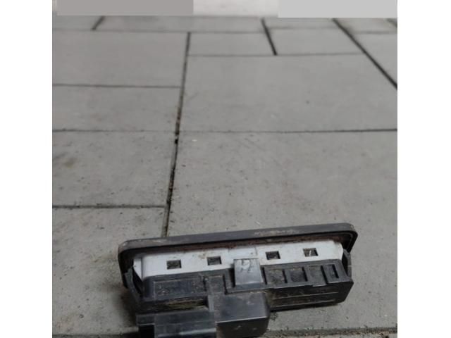 bontott PEUGEOT 208 Csomagtérajtó Kilincs