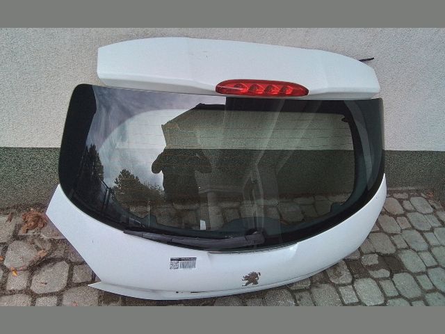 bontott PEUGEOT 208 Csomagtérajtó (Részeivel)