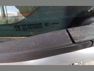 bontott PEUGEOT 208 Csomagtérajtó (Részeivel)