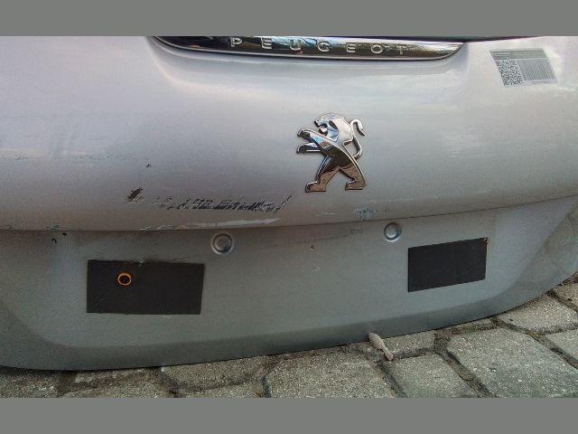 bontott PEUGEOT 208 Csomagtérajtó (Részeivel)
