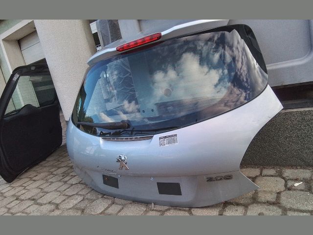 bontott PEUGEOT 208 Csomagtérajtó (Részeivel)