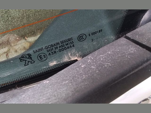 bontott PEUGEOT 208 Csomagtérajtó (Részeivel)