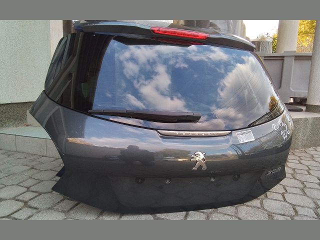 bontott PEUGEOT 208 Csomagtérajtó (Részeivel)