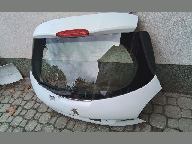 bontott PEUGEOT 208 Csomagtérajtó (Részeivel)