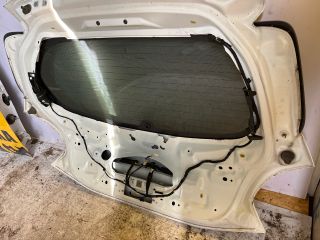 bontott PEUGEOT 208 Csomagtérajtó (Üres lemez)