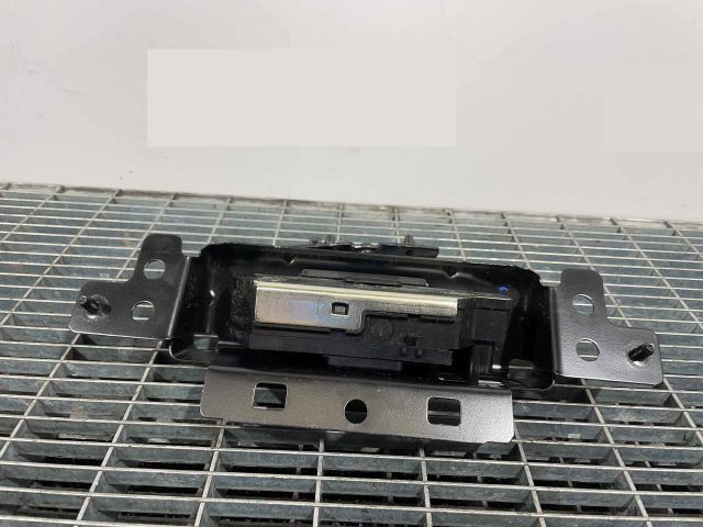 bontott PEUGEOT 208 Csomagtérajtó Ütköző