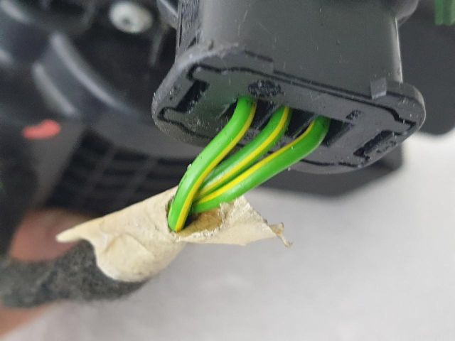 bontott PEUGEOT 208 Csomagtérajtó Zárszerkezet