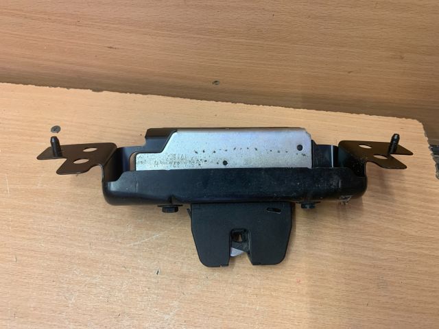 bontott PEUGEOT 208 Csomagtérajtó Zárszerkezet