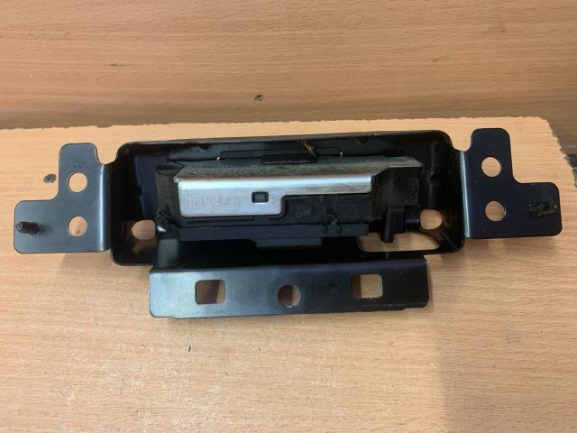 bontott PEUGEOT 208 Csomagtérajtó Zárszerkezet