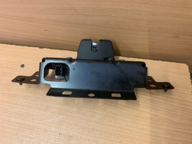 bontott PEUGEOT 208 Csomagtérajtó Zárszerkezet