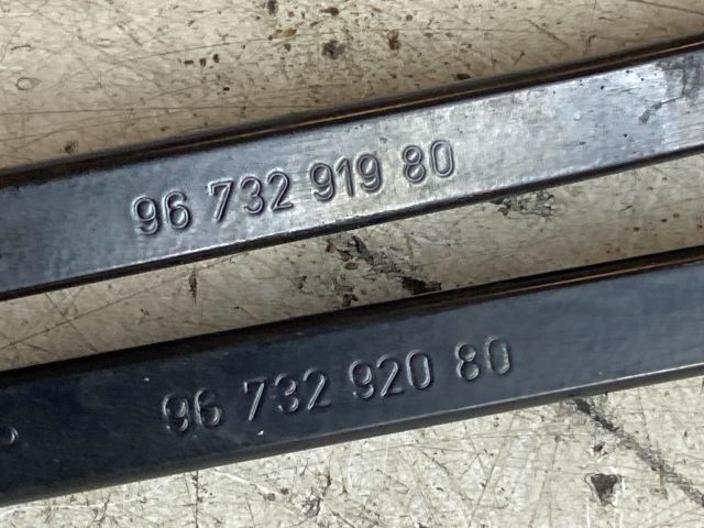 bontott PEUGEOT 208 Első Ablaktörlő Lapát Pár