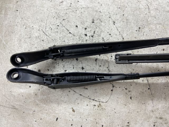 bontott PEUGEOT 208 Első Ablaktörlő Lapát Pár