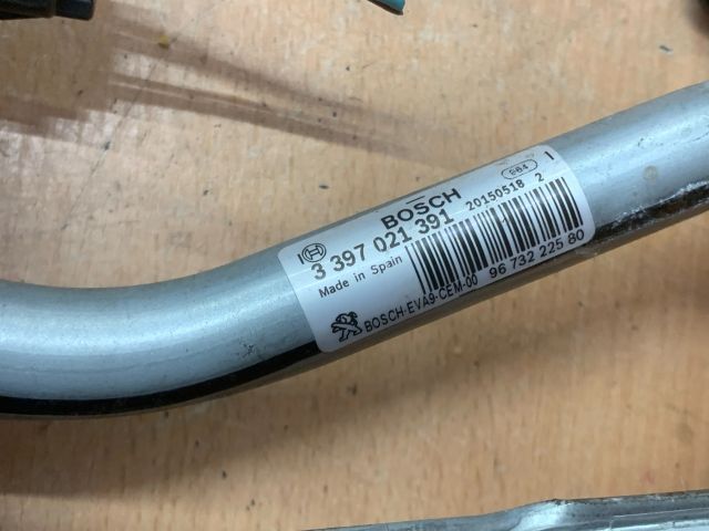 bontott PEUGEOT 208 Első Ablaktörlő Szerkezet Motorral